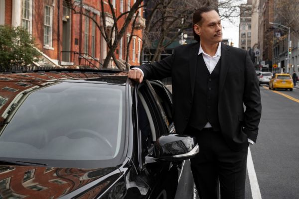 Profitez d'un transport haut de gamme à Paris avec un chauffeur vtc Mercedes