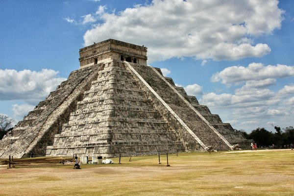 Comment organiser une visite des sites archéologiques de la civilisation Maya au Belize?